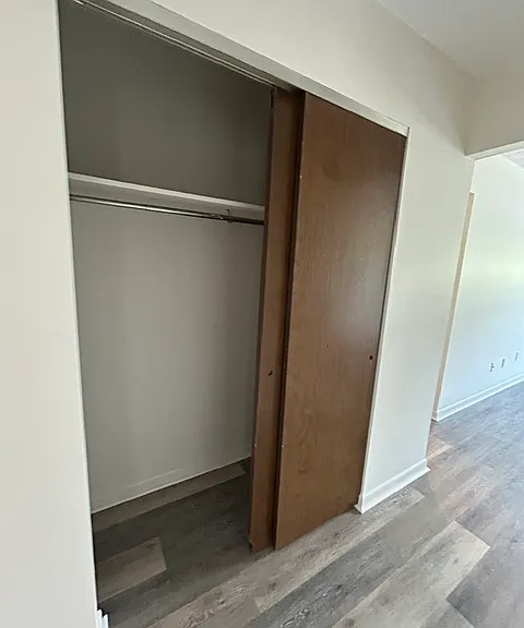 501 W Silver St #B — Photo 8