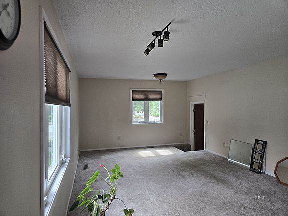 4th image of 505 Orr St