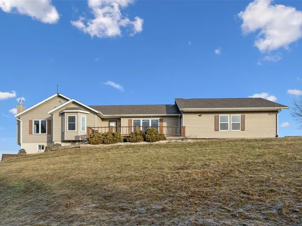 1985 168th St, Marengo, IA 52301