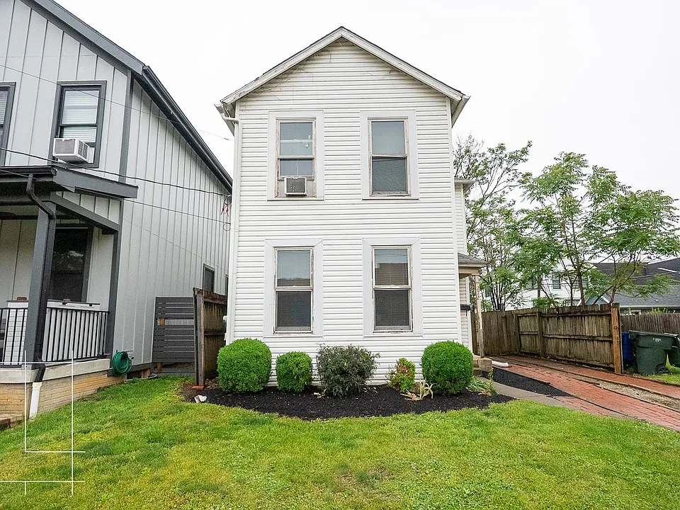 272 E 4th Ave