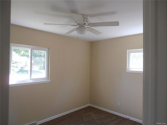 5th image of 26653 Couzens Ave