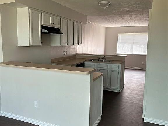 3rd image of 13511 Castilian Dr #1