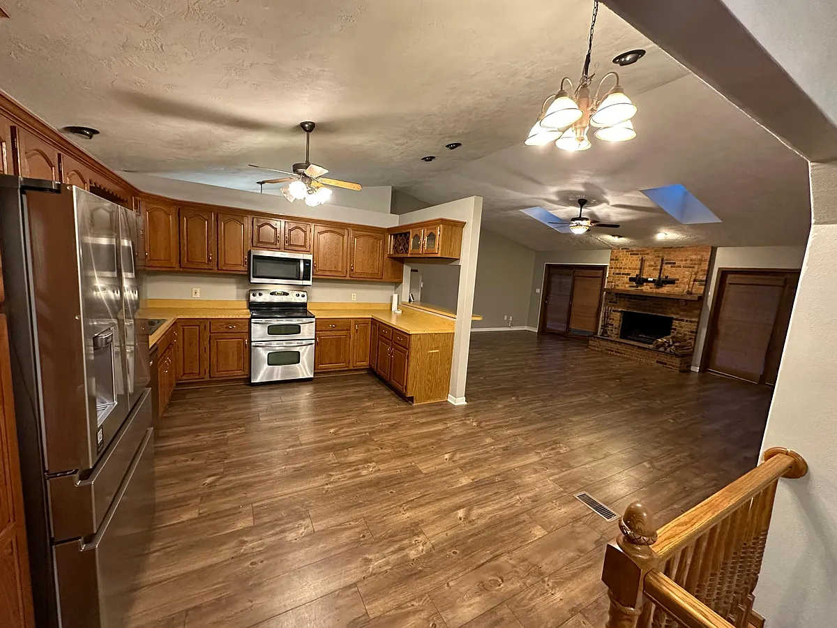 Building Photo - 205 Bentley Pl