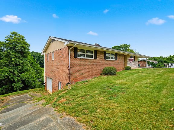 3rd image of 428 Merman Rd