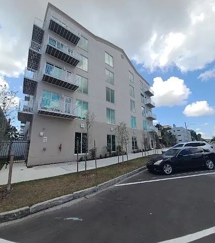 Newer 2/2 Condo In Downtown St Petersburg! — Photo 3
