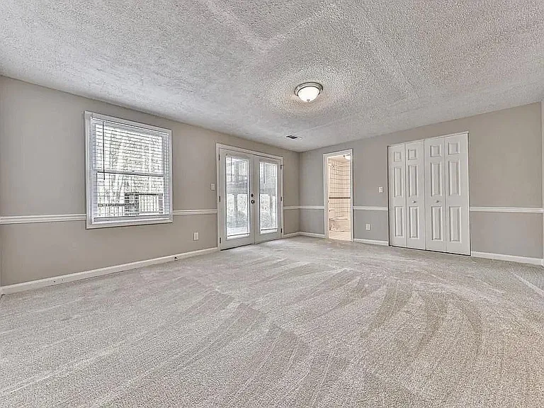 2189 Chartwell Dr — Photo 16