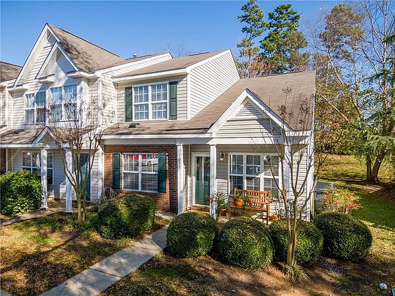 2nd image of 1031 Oak Blossom Way