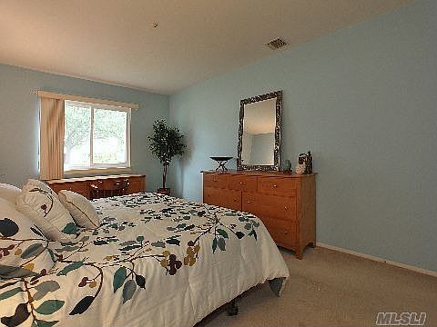 2nd image of 703 Bentley Ct