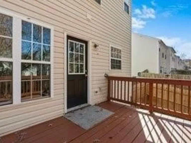 8712 Springwater Dr — Photo 23