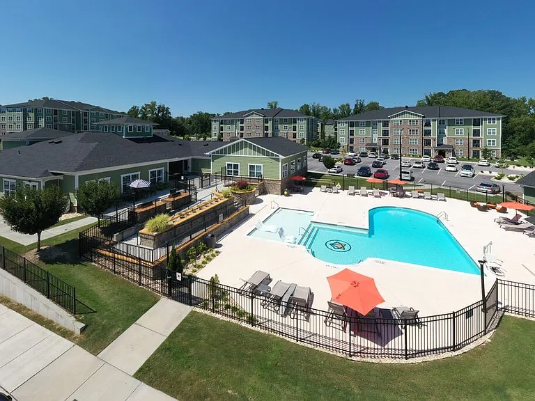 Foxwood Apartments — Photo 4