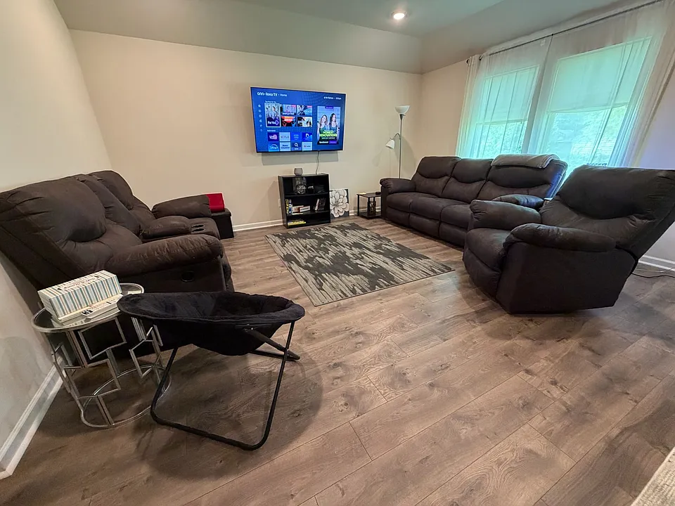 107 White Pine Dr