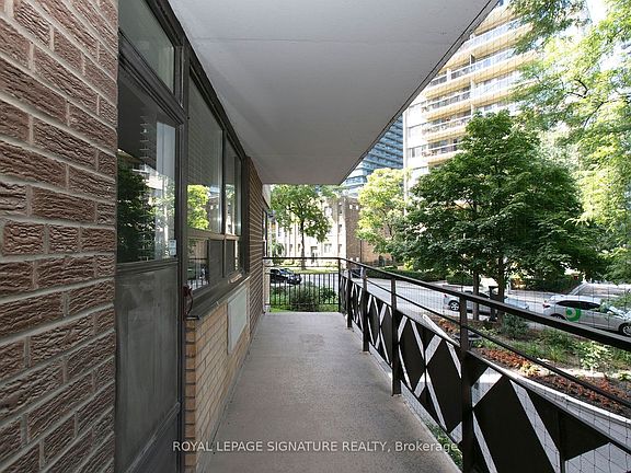 4th image of 55 Isabella St #706