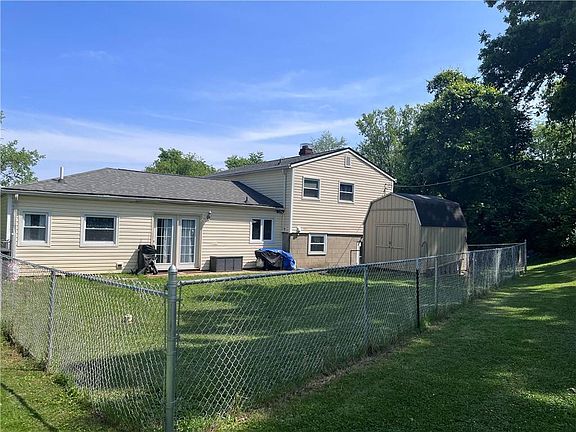 3rd image of 3822 W Parkview Ct