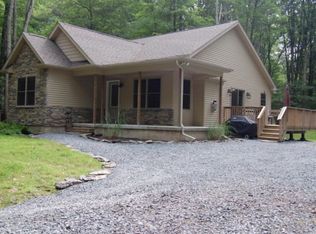 112 Pine Dr, Pocono Lake, PA