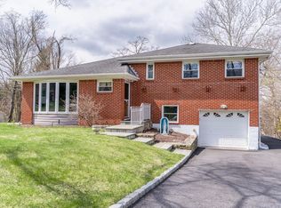 3435 Munson Pl, Yorktown Heights, NY 10598