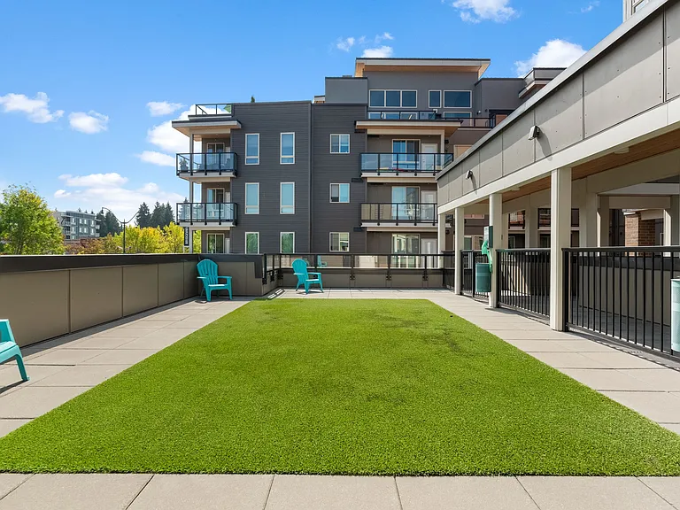 Bridgeview — Photo 5