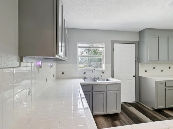 1915 Little St, La Marque, TX 77568