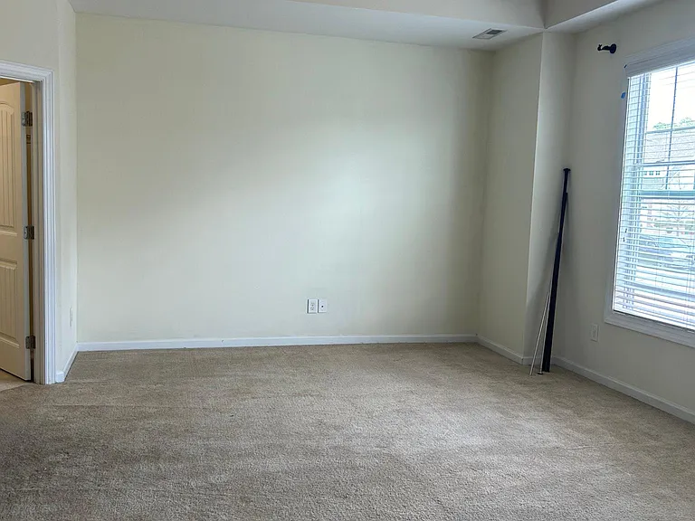 4129 Vallonia Dr — Photo 52