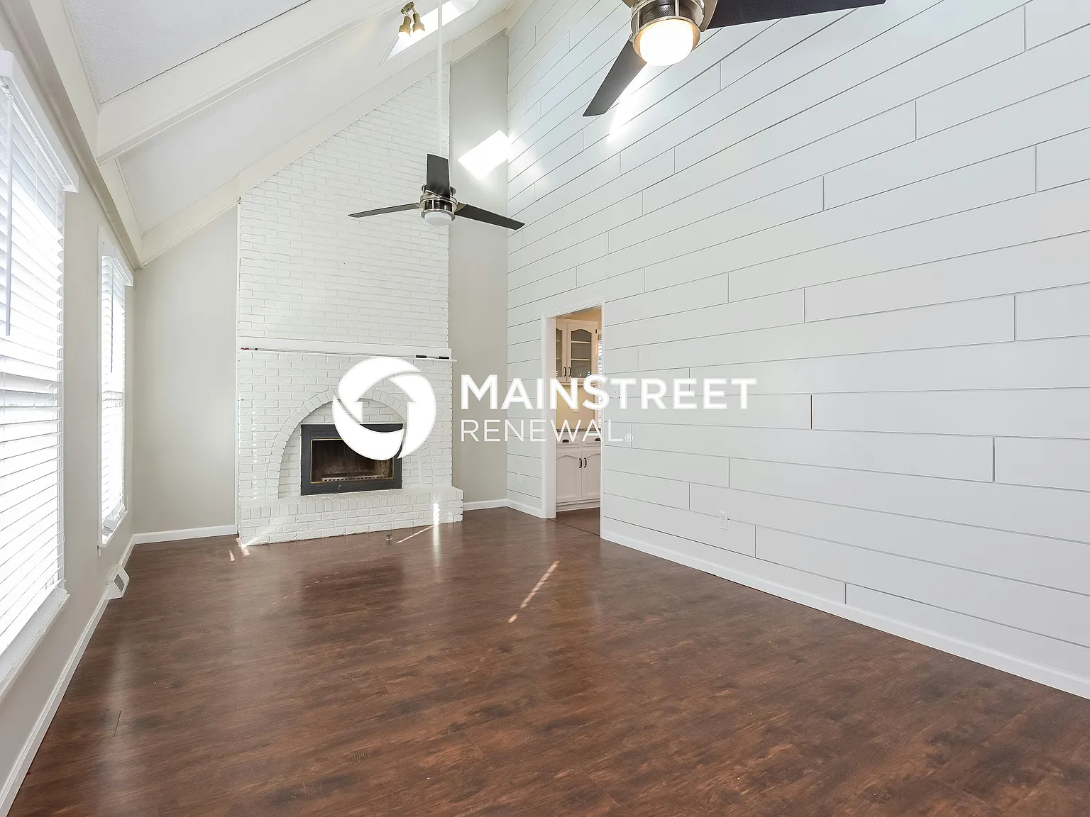 1141 NE Clubhouse Ct — Photo 4