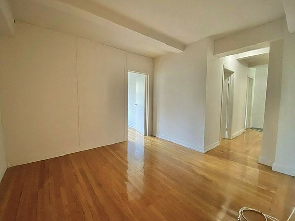 3rd image of 330 E 43rd St APT 804