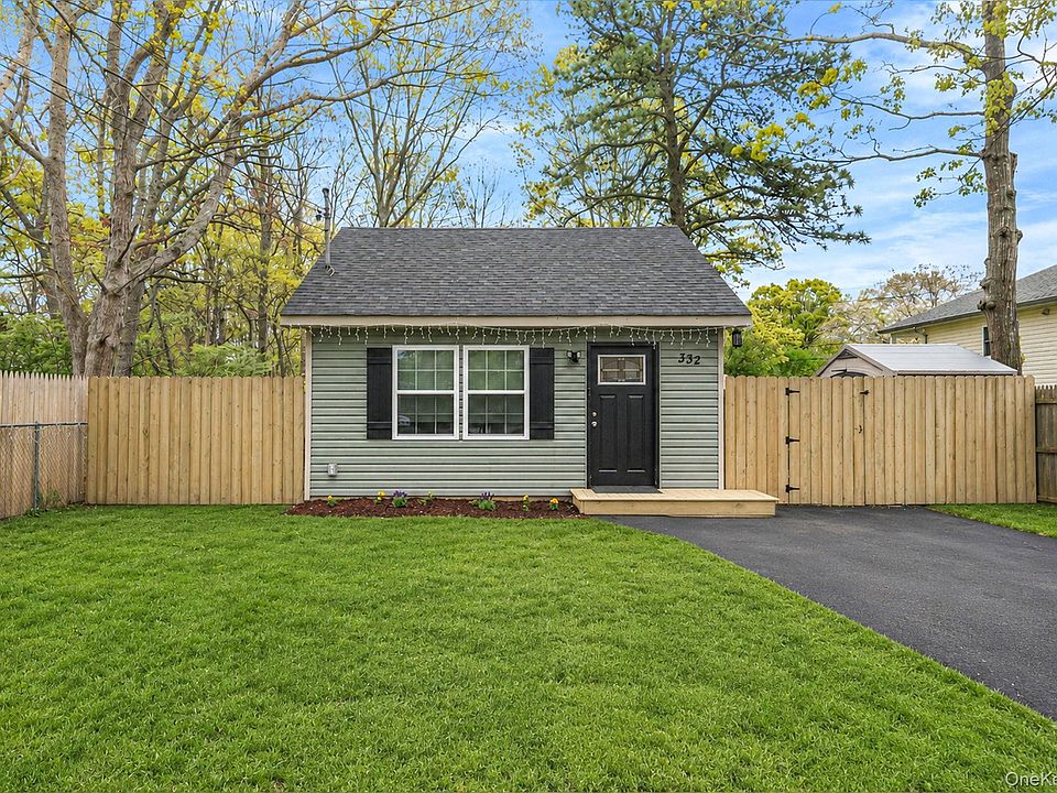 1st image of 332 Commack Road
