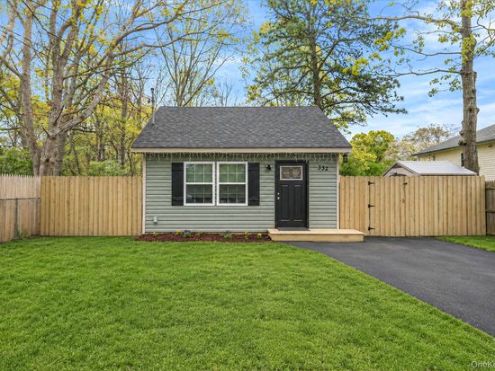 332 Commack Road, Shirley, NY 11967