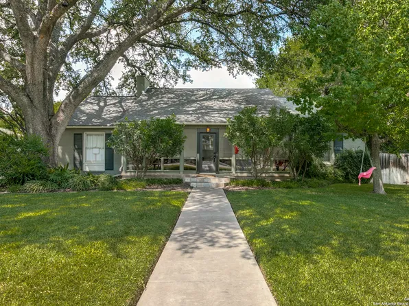 811 Wiltshire, Terrell Hills, TX 78209