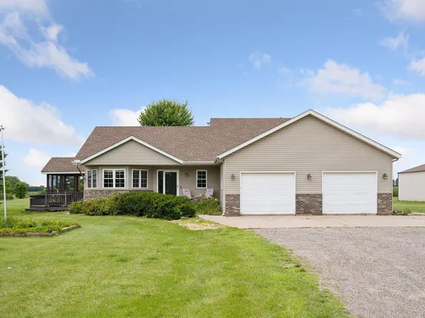 8735 Dolphin Rd, Princeton, MN 55371