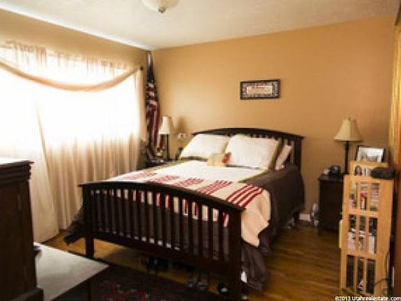 5th image of 861 E Onyx Ln