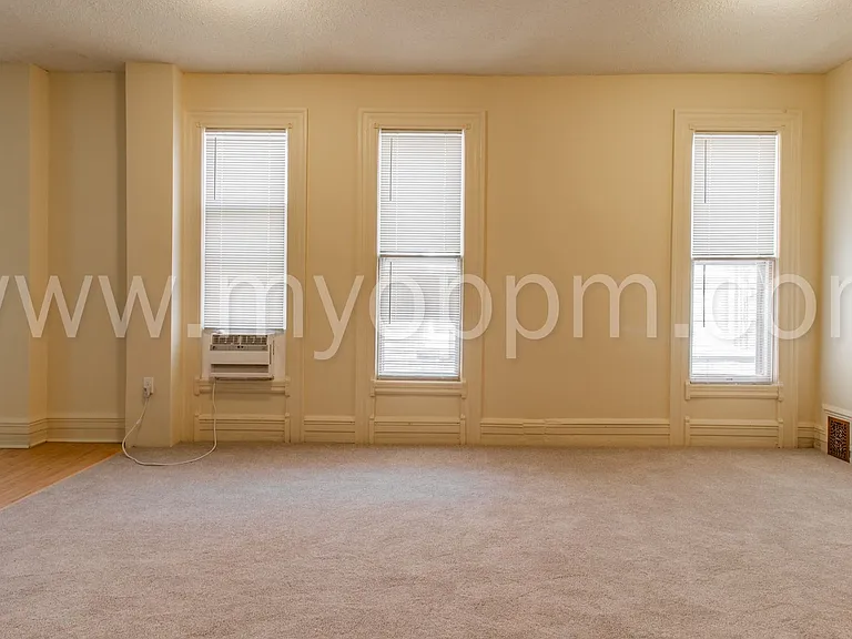 1146 S 32nd St — Photo 9