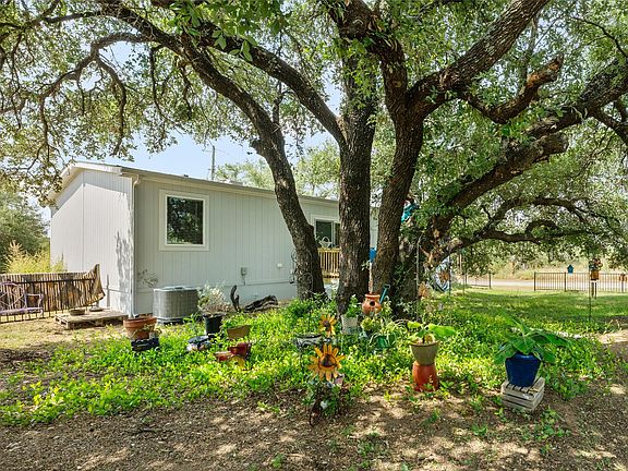 3rd image of 500 Dallas St