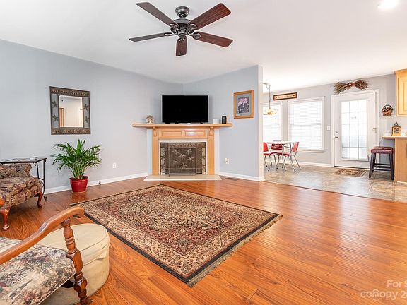 2nd image of 1433 Rainforest Ct