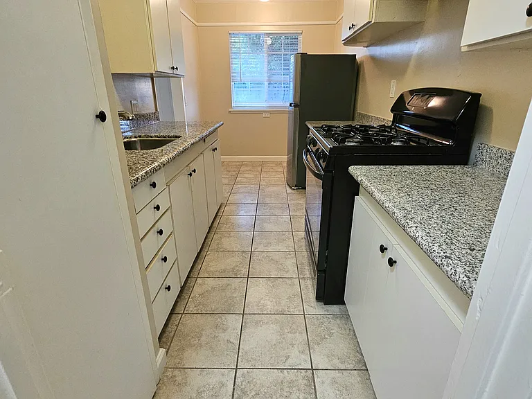 2936 Emerson St #2936 — Photo 5