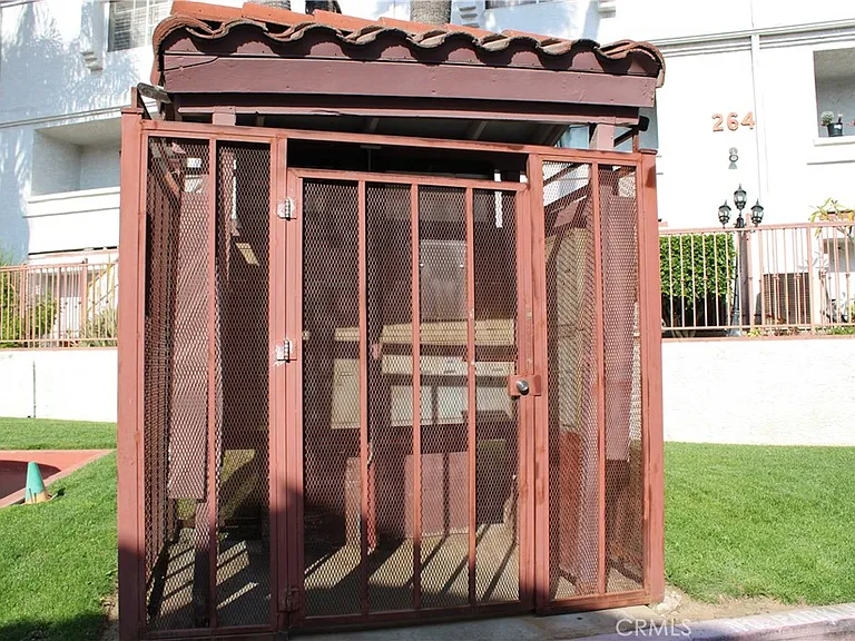 260 E Beverly Blvd #C — Photo 28