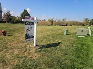 37870 Cottonwood Ct, New Boston, MI 48164