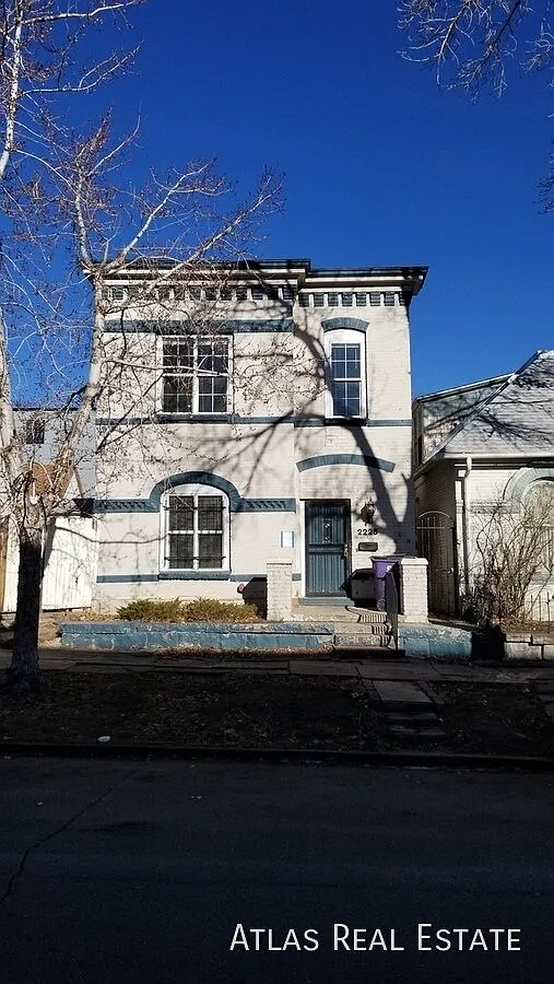 Beautiful 4 Bed 2.5 Bath Highland Turn of The Century Home! Hardwood Floors, Backyard with Urban ... — Photo 2