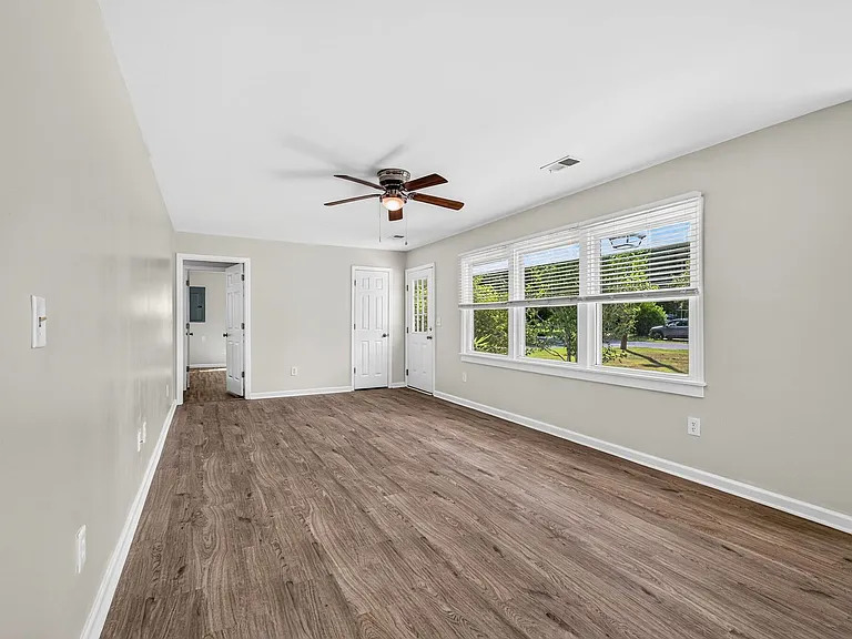 1208 Hawthorne Rd — Photo 13