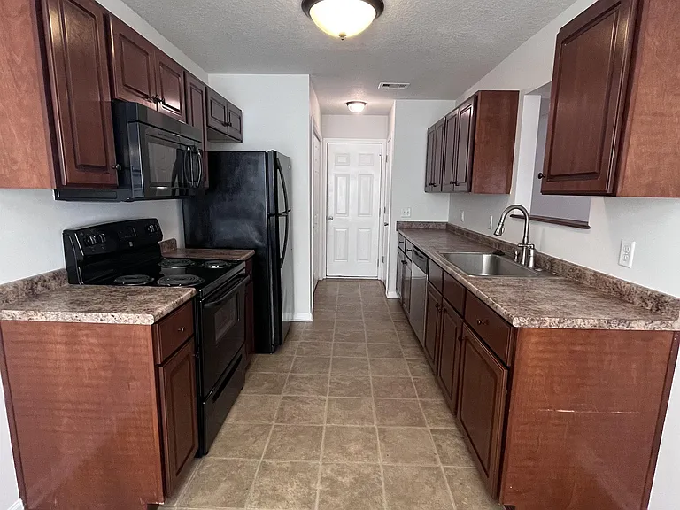 206 N Bridgeport Dr — Photo 5
