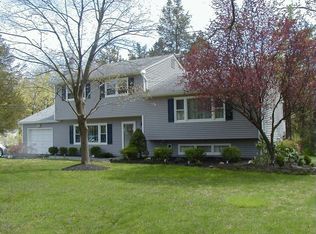 552 Rolling Hills Rd, Bridgewater, NJ 08807