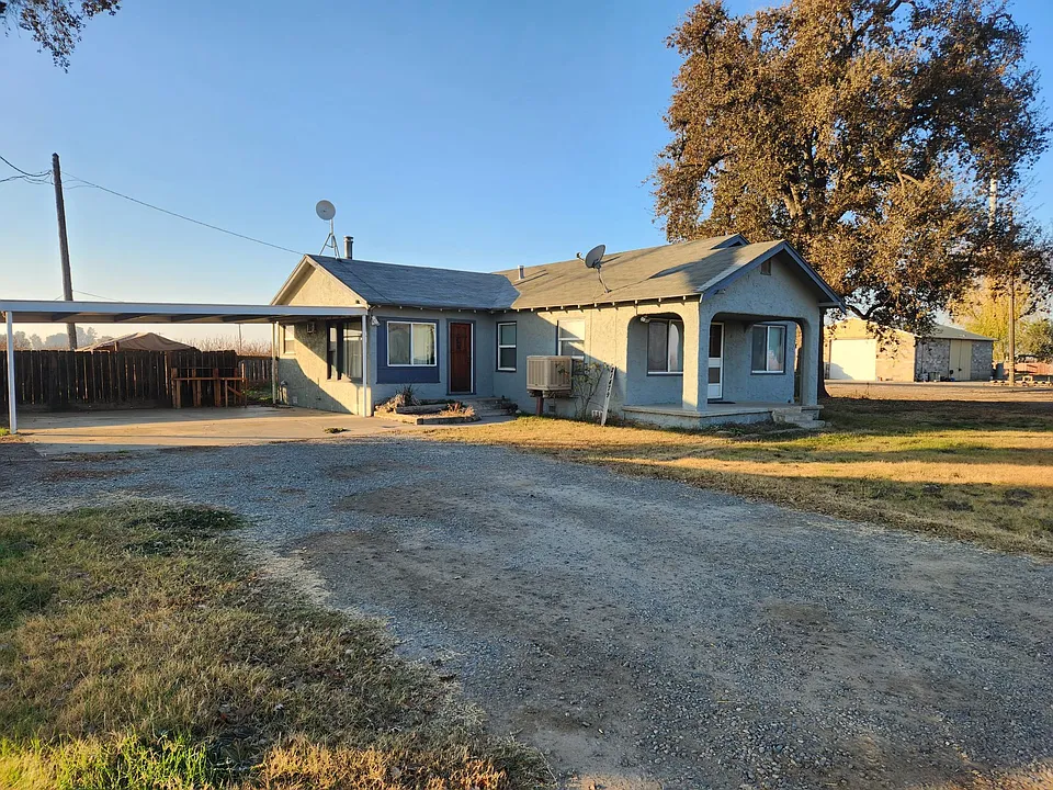 21479 Fargo Ave #1400.00