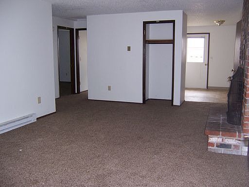 3rd image of 920 NE 21st Ave