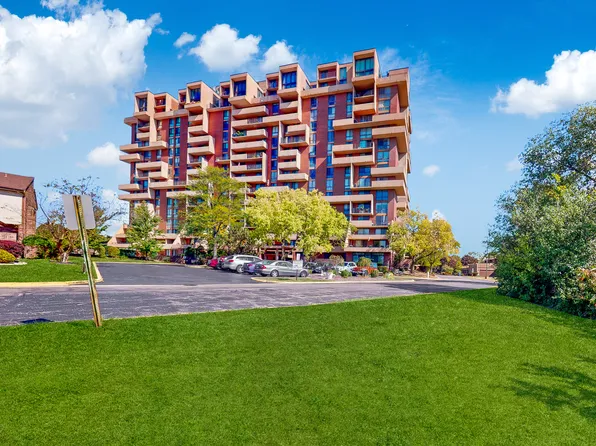 465 W Dominion Dr Unit 710, Wood Dale, IL 60191