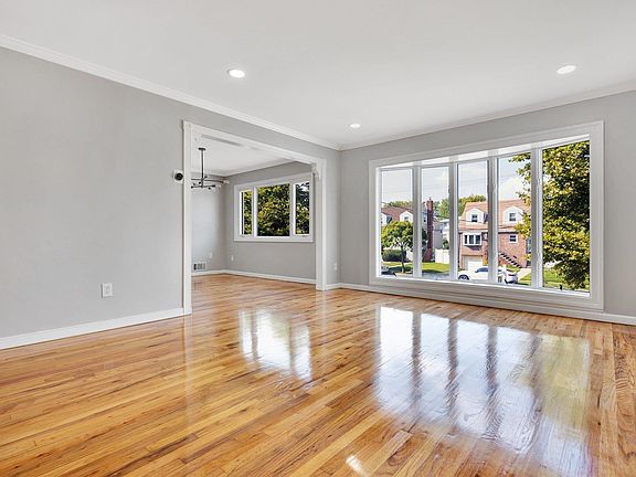 5th image of 240-24 149th Avenue