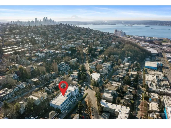 2244 13th Ave W, Seattle, WA 98119