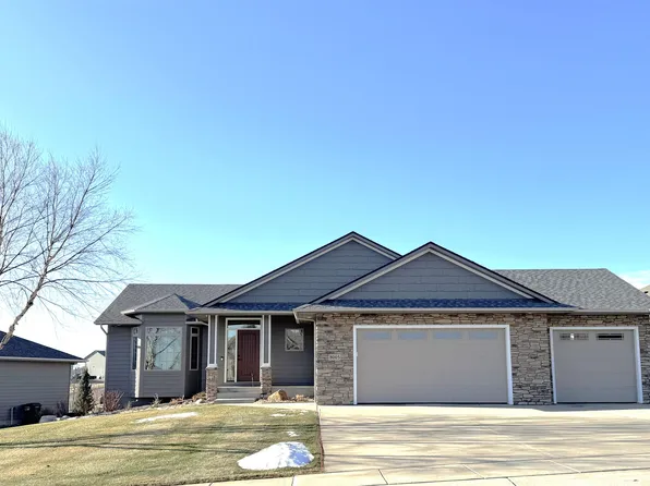8005 S Sunny Oak Cir, Sioux Falls, SD 57108