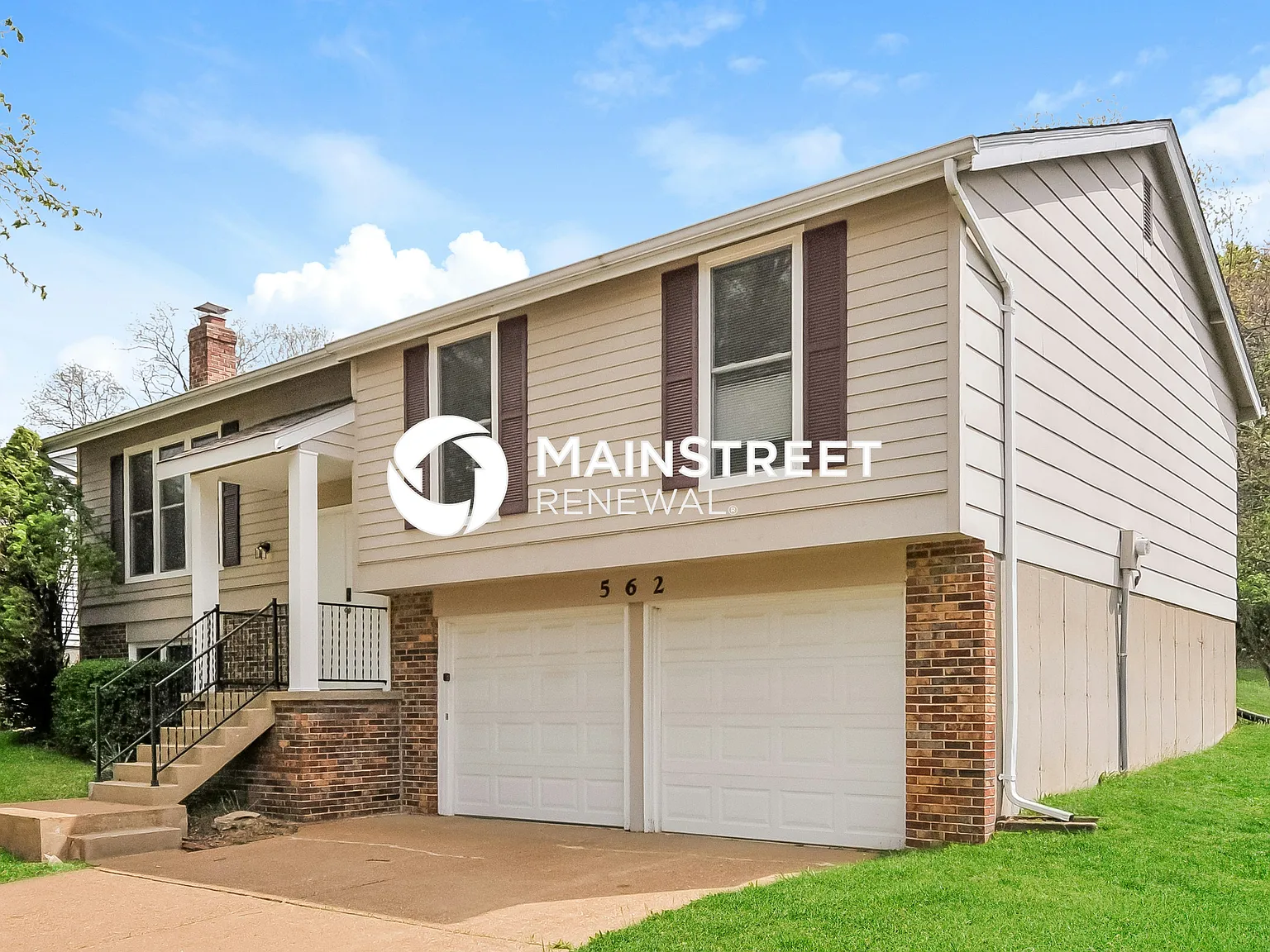 562 Green Forest Dr — Photo 2