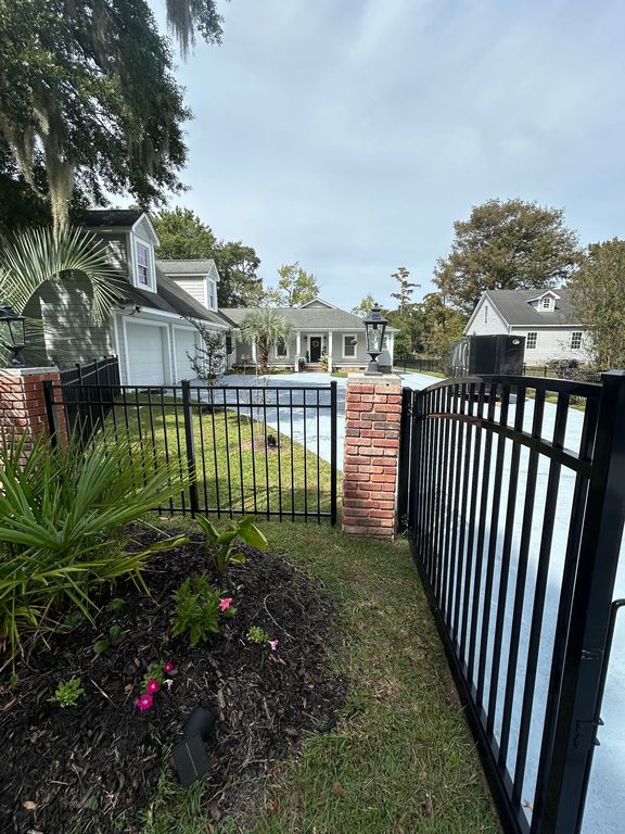 2409 River Rd - Property Image