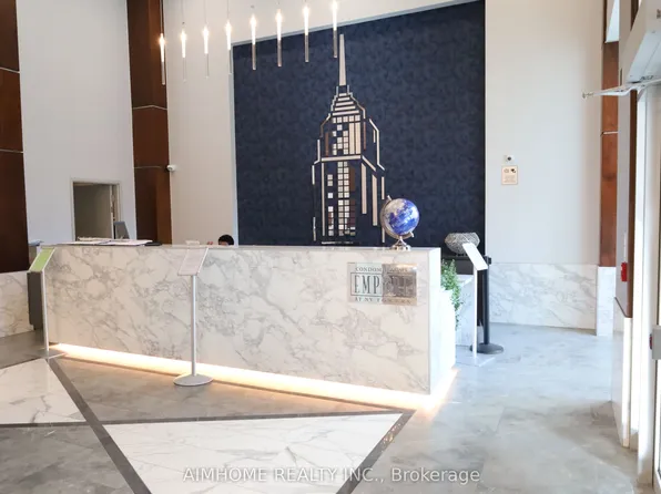 17 Barberry Pl #2107, Toronto, ON M2K 3E2