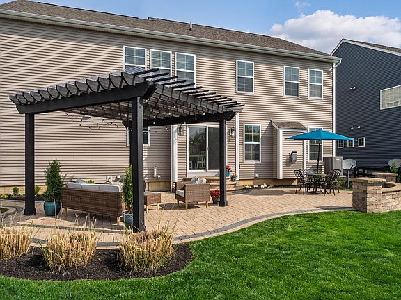 3rd image of 10197 Bayberry Way
