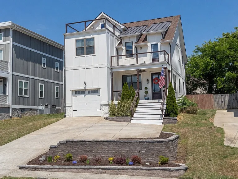 66 Twin St — Photo 1